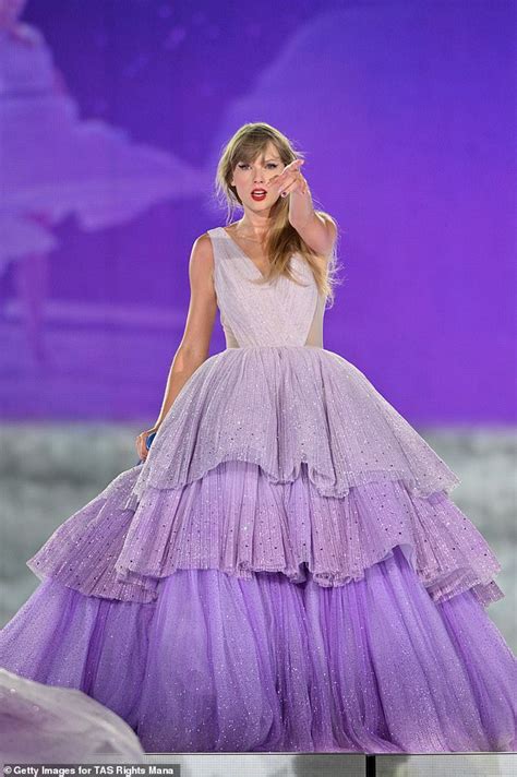 taylor swift's purple dress